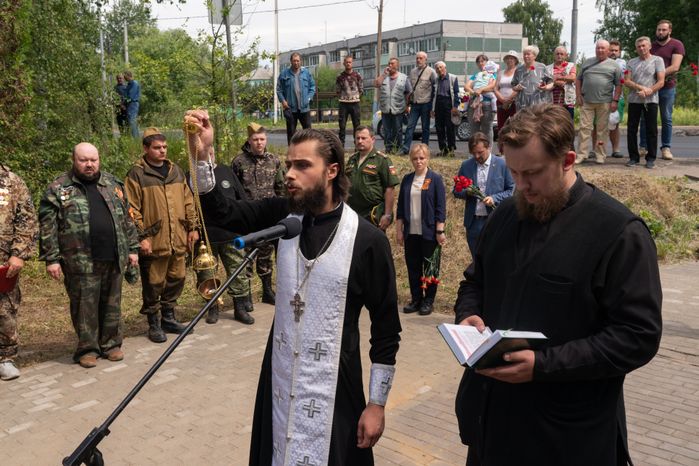 Деревня Слобода. Перезахоронение солдат ВОВ