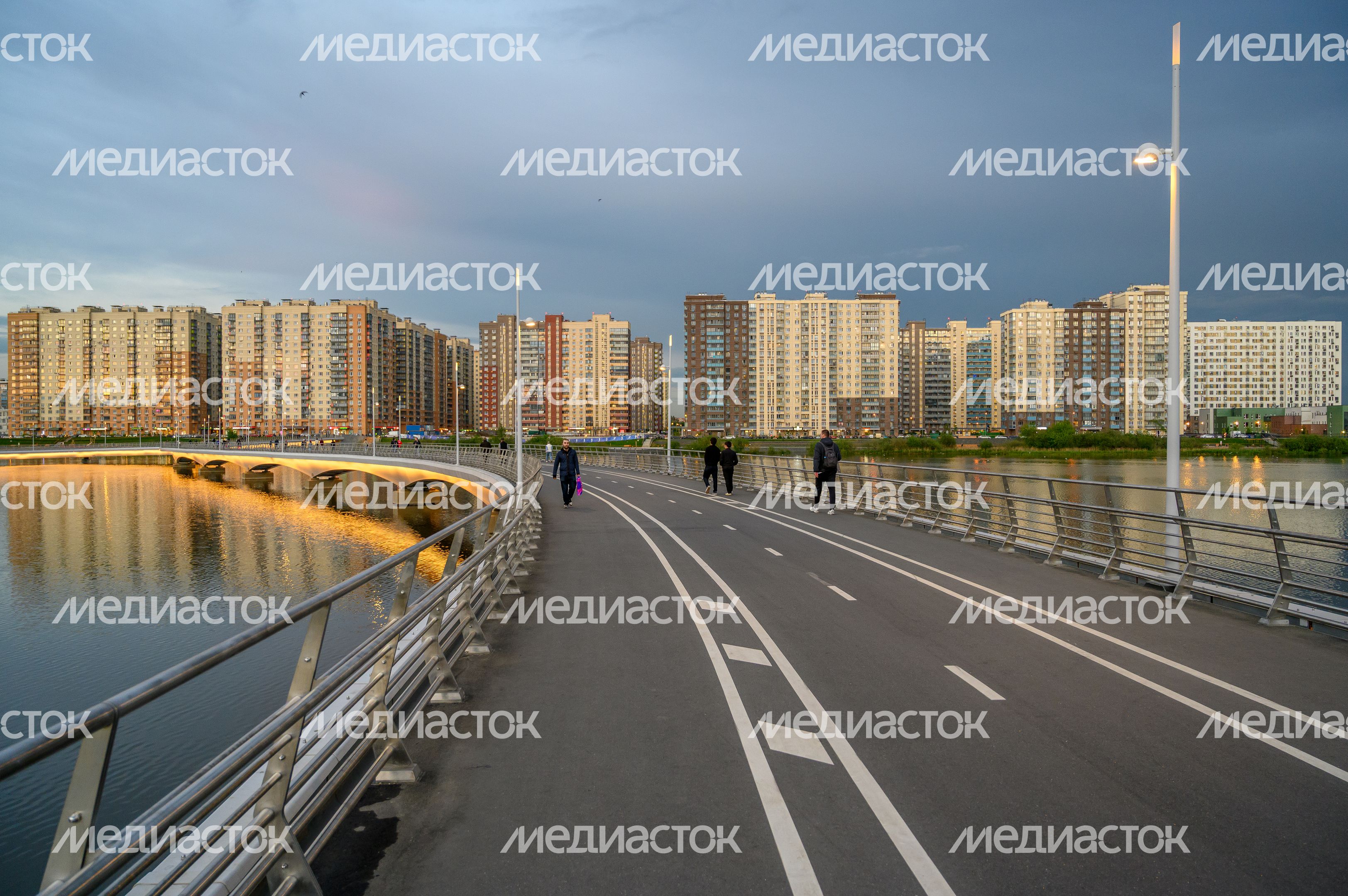 Пешеходный мост через озеро Черное соединил микрорайон Зенино в Люберцах и Некрасовку в Москве Пешеходный мост через озеро Черное соединил микрорайон Зенино в Люберцах и Некрасовку в Москве
