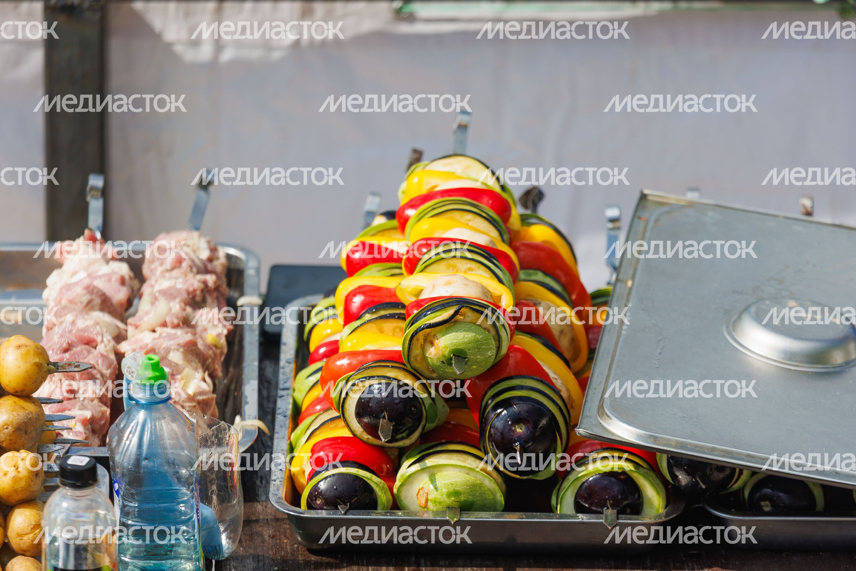 Жарим шашлык на майские праздники в Подмосковье
