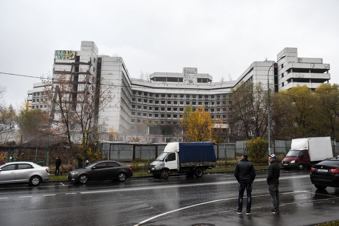 Начало работ по демонтажу Ховринской заброшенной больницы