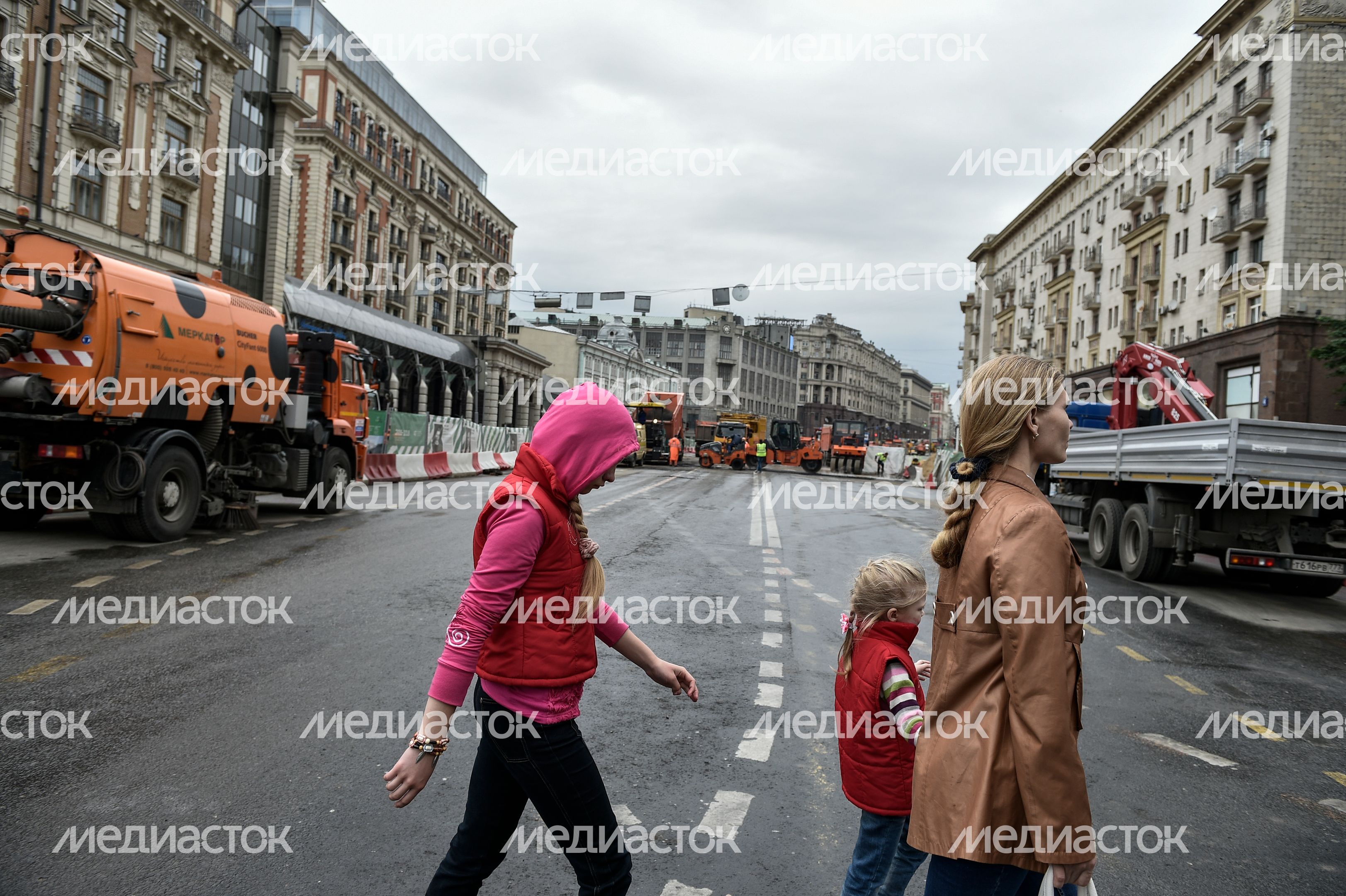 Дорожные работы на Тверской улице в Москве