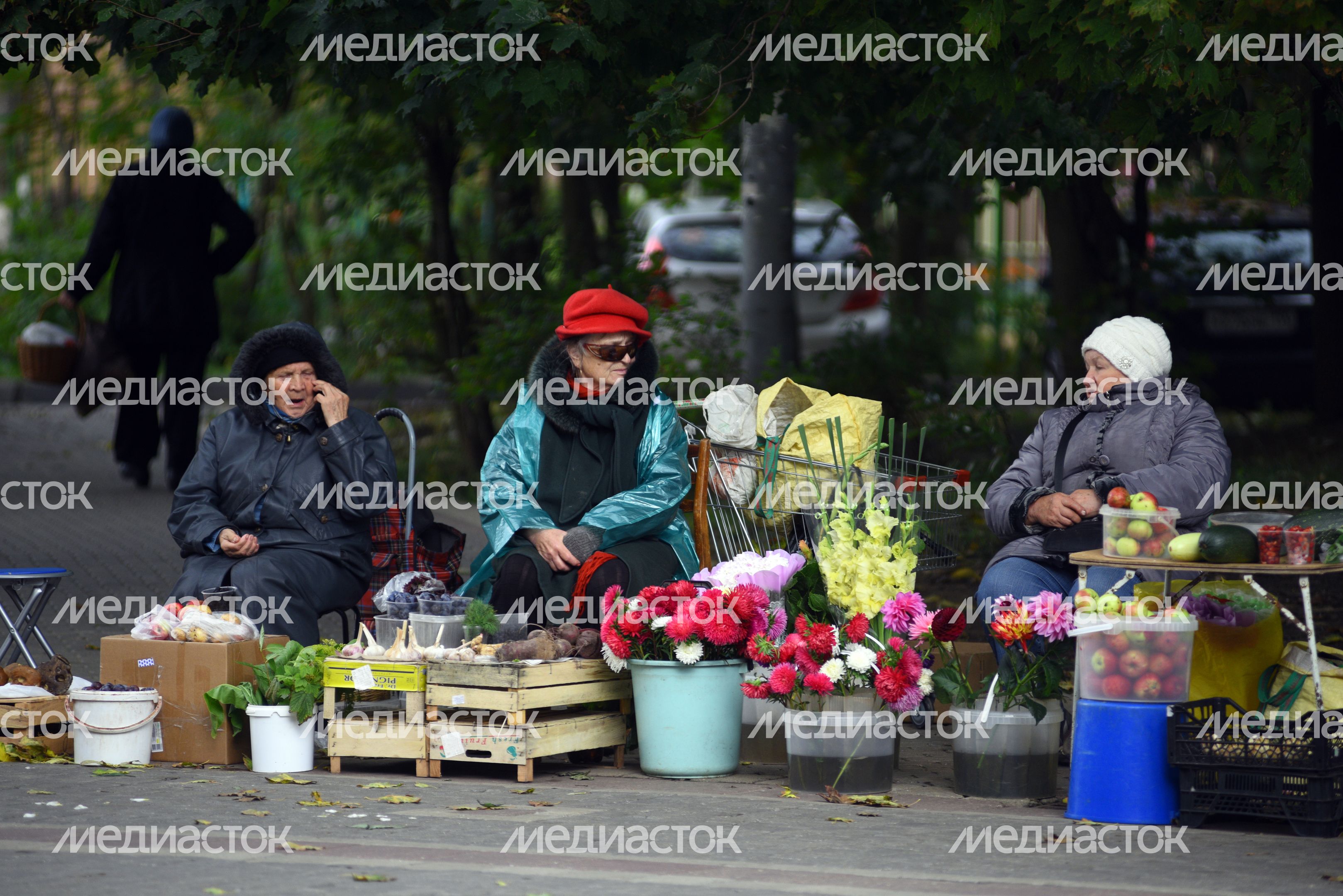 Уличная торговля в Троицке Уличная торговля в Троицке