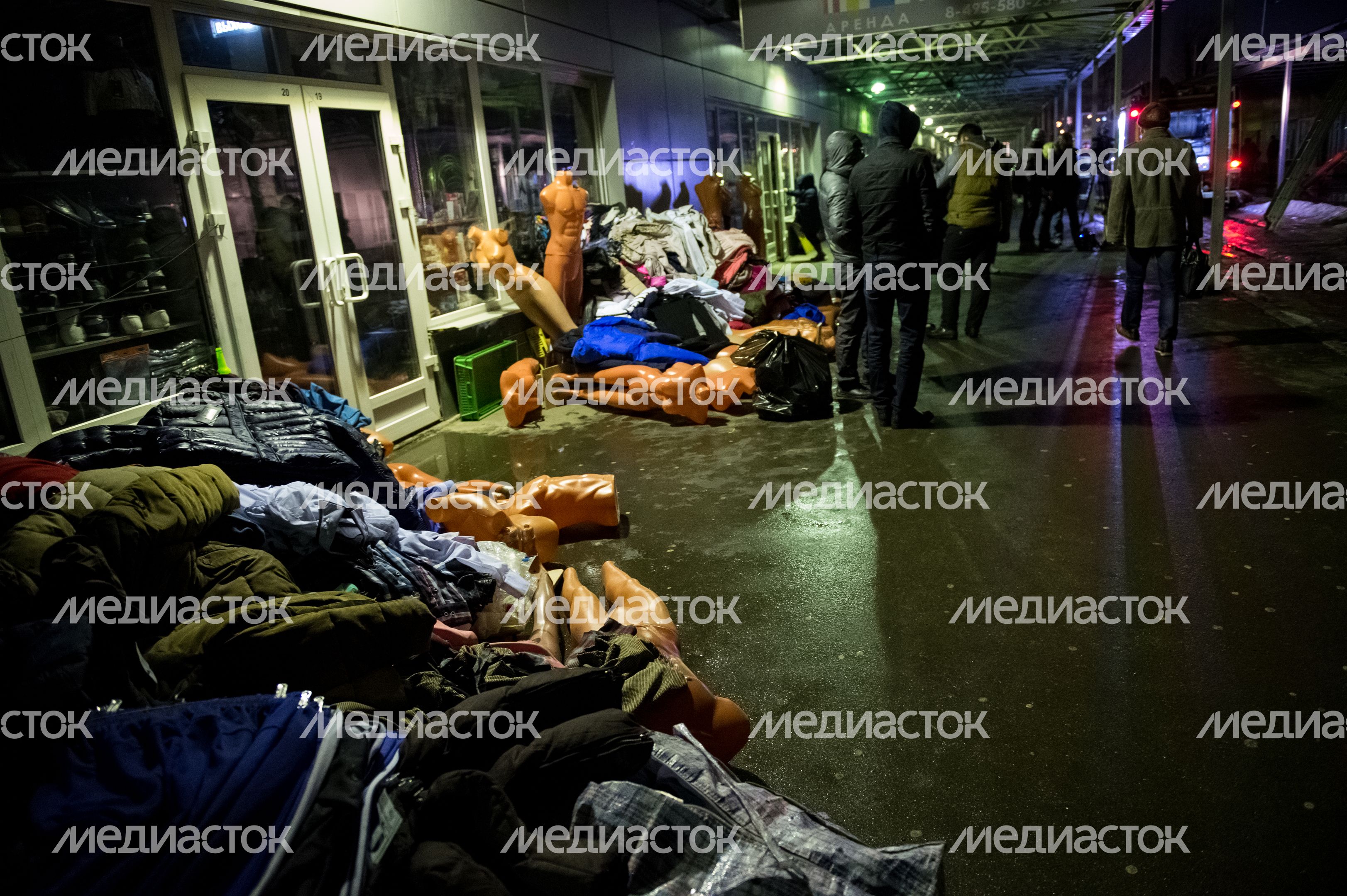Пожар в торговых павильонах в Москве