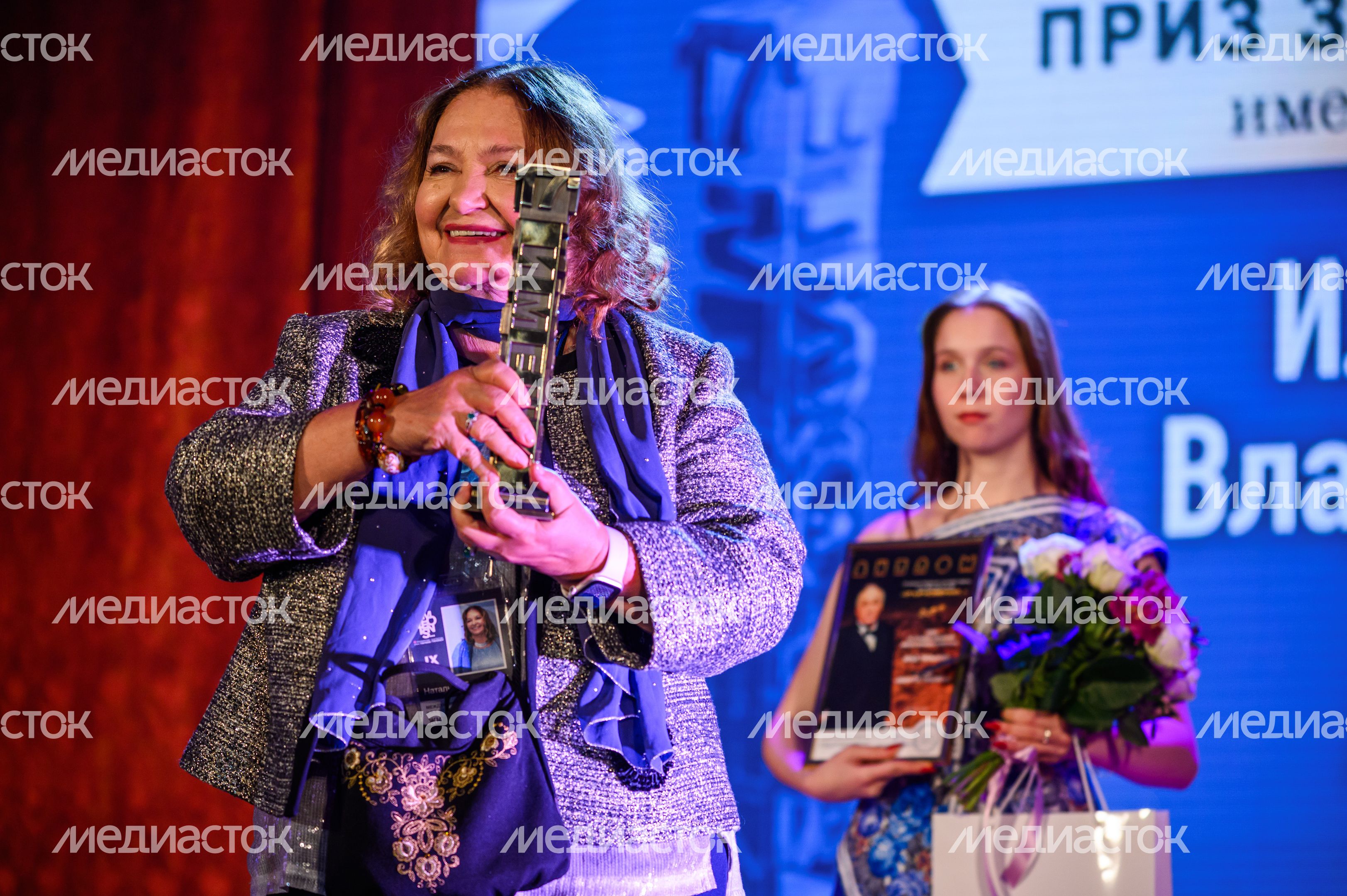 Церемония закрытия кинофестиваля "17 мгновений" в Павловском Посаде Церемония закрытия кинофестиваля "17 мгновений" в Павловском Посаде