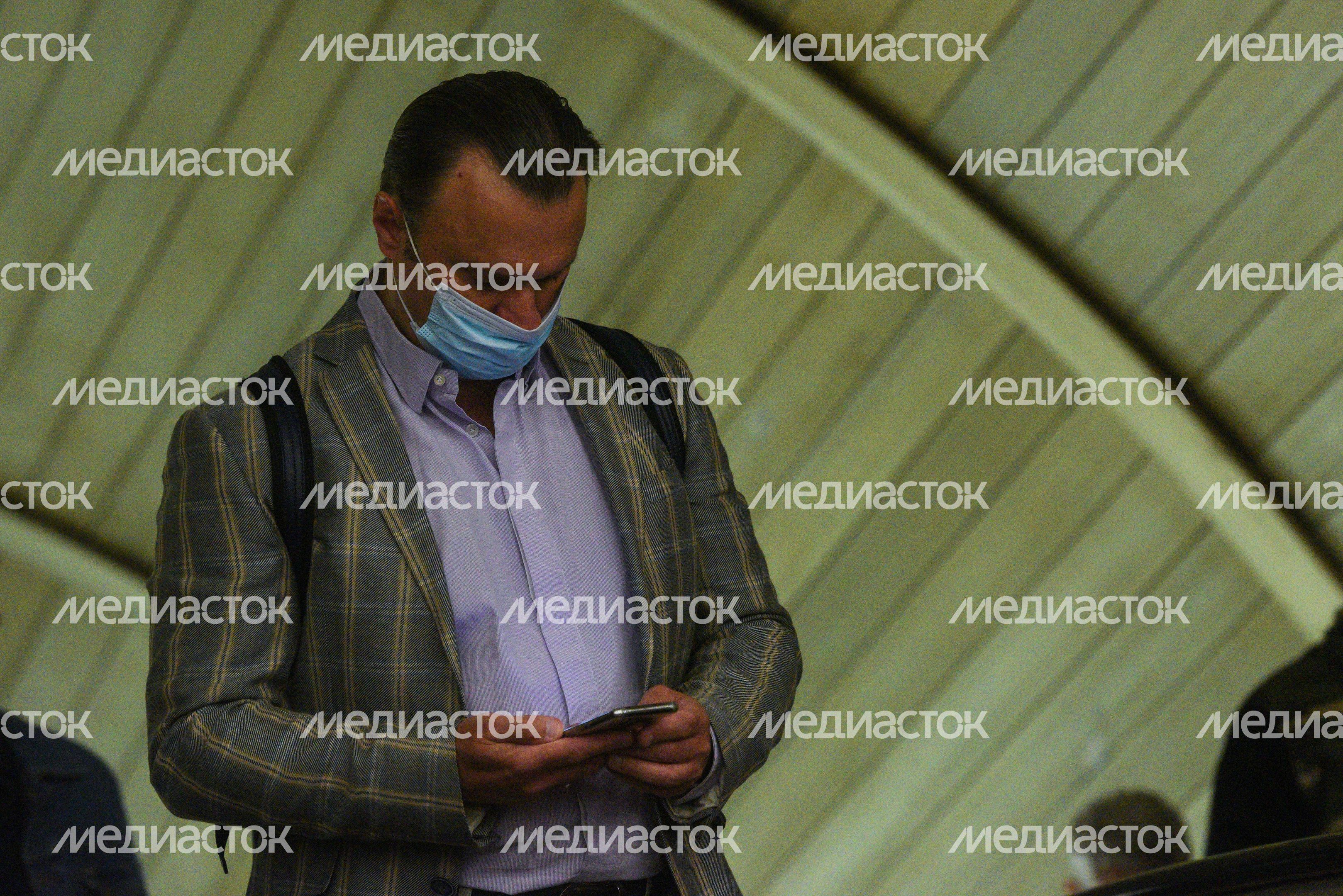 Проверки соблюдения масочно-перчаточного режима в общественном транспорте в Москве