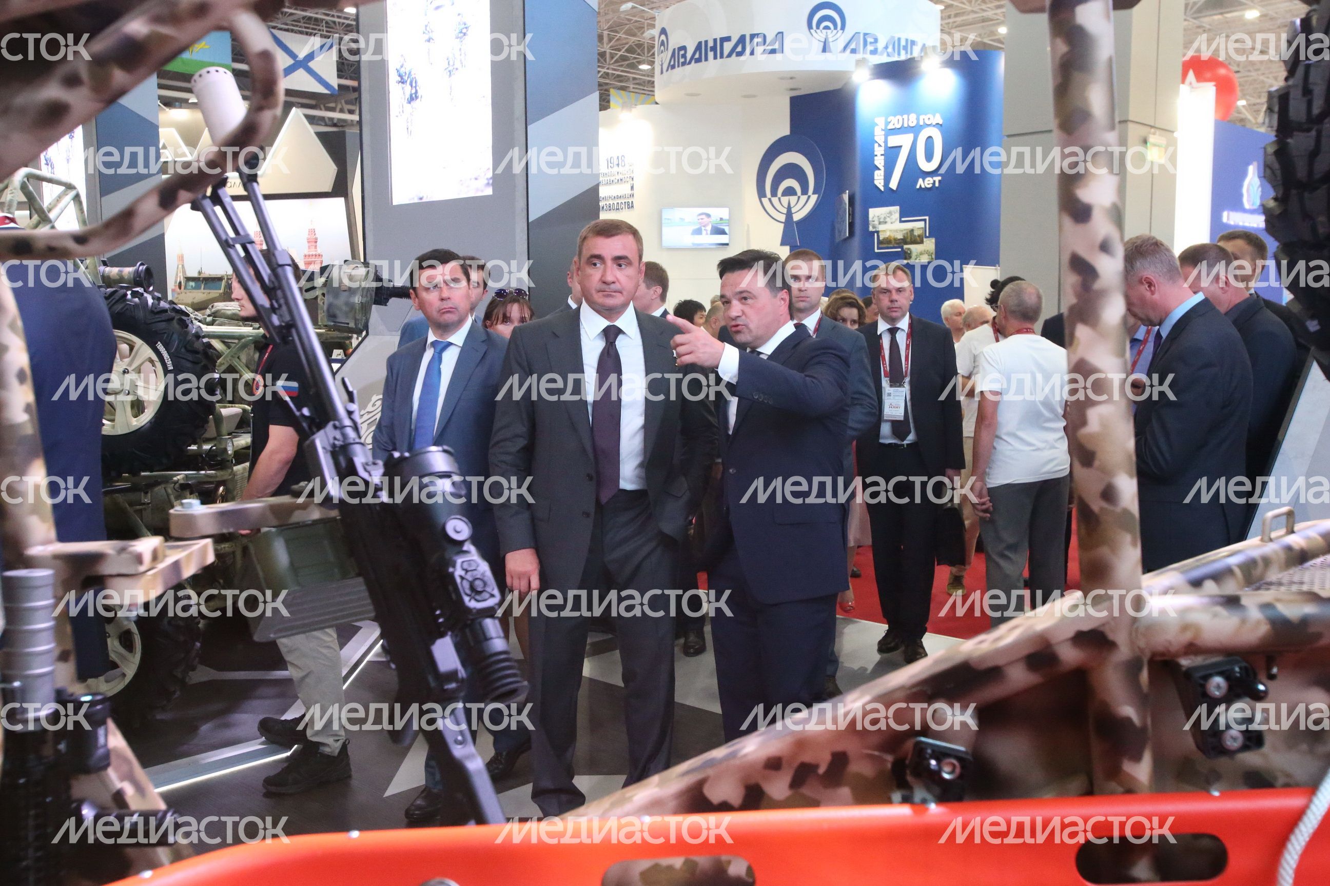 Губернатор посетил форум «Армия-2017» и юнармейский лагерь «Патриот»