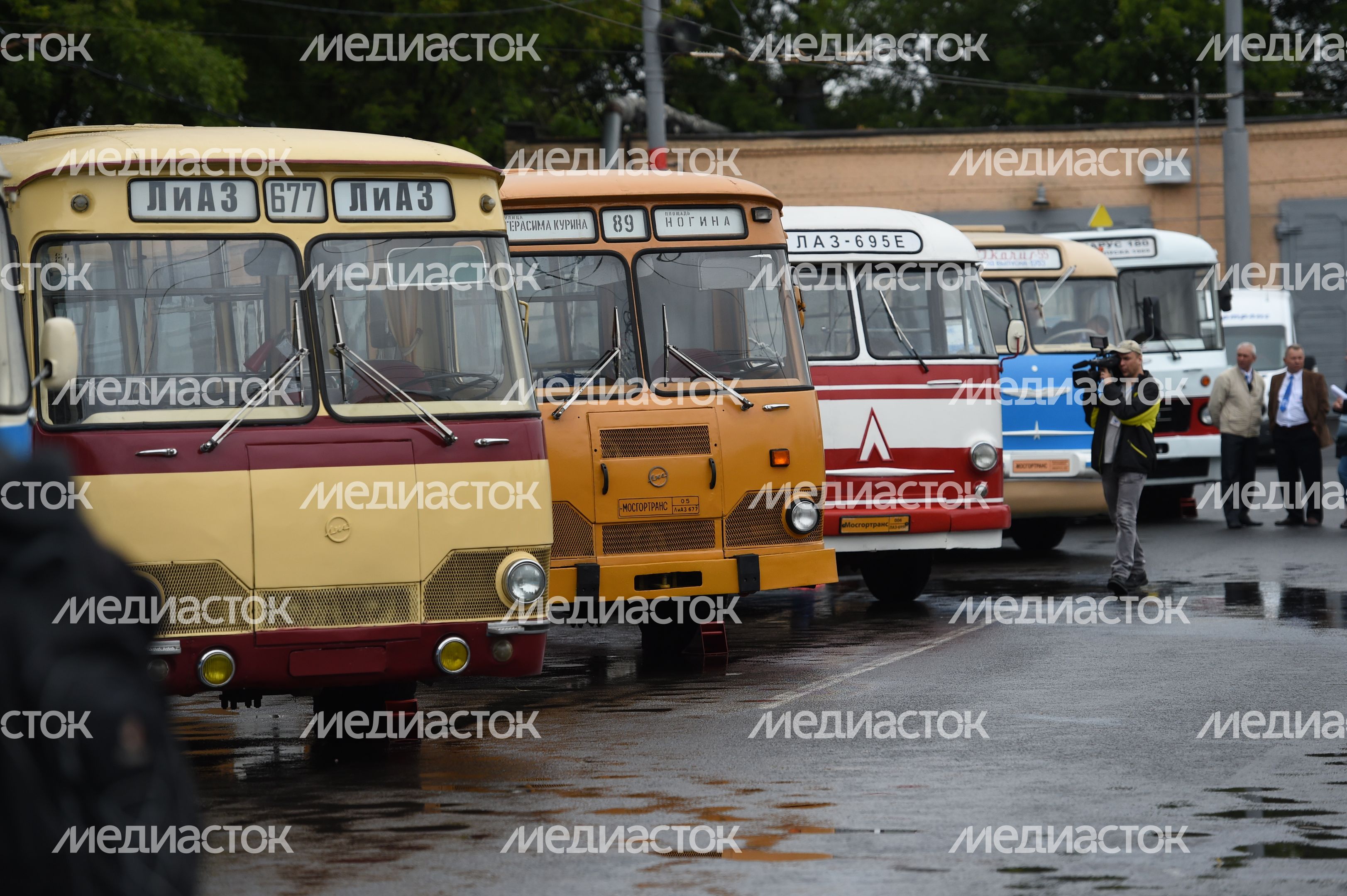 Выставка ретротехники ко Дню московского транспорта