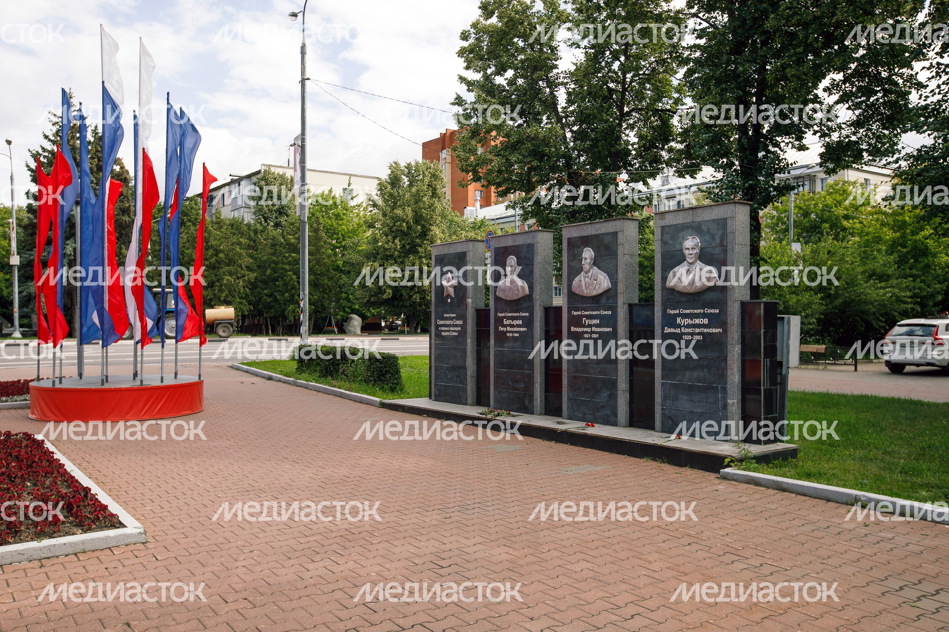 Аллея 30-летия Победы в Великой Отечественной войне в Домодедово Аллея 30-летия Победы в Великой Отечественной войне в Домодедово