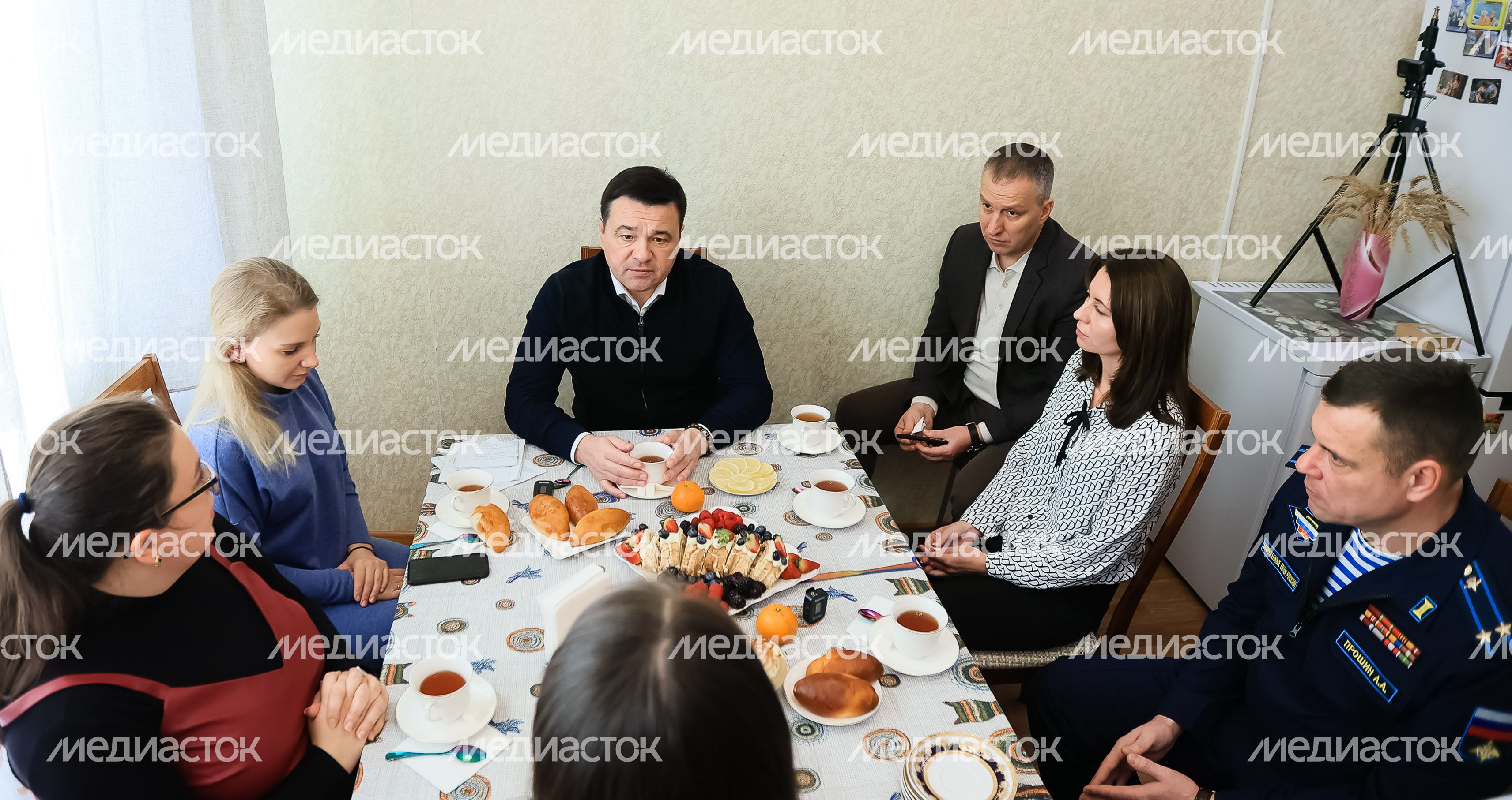 Встреча губернатора с супругами офицеров, участвующих в СВО