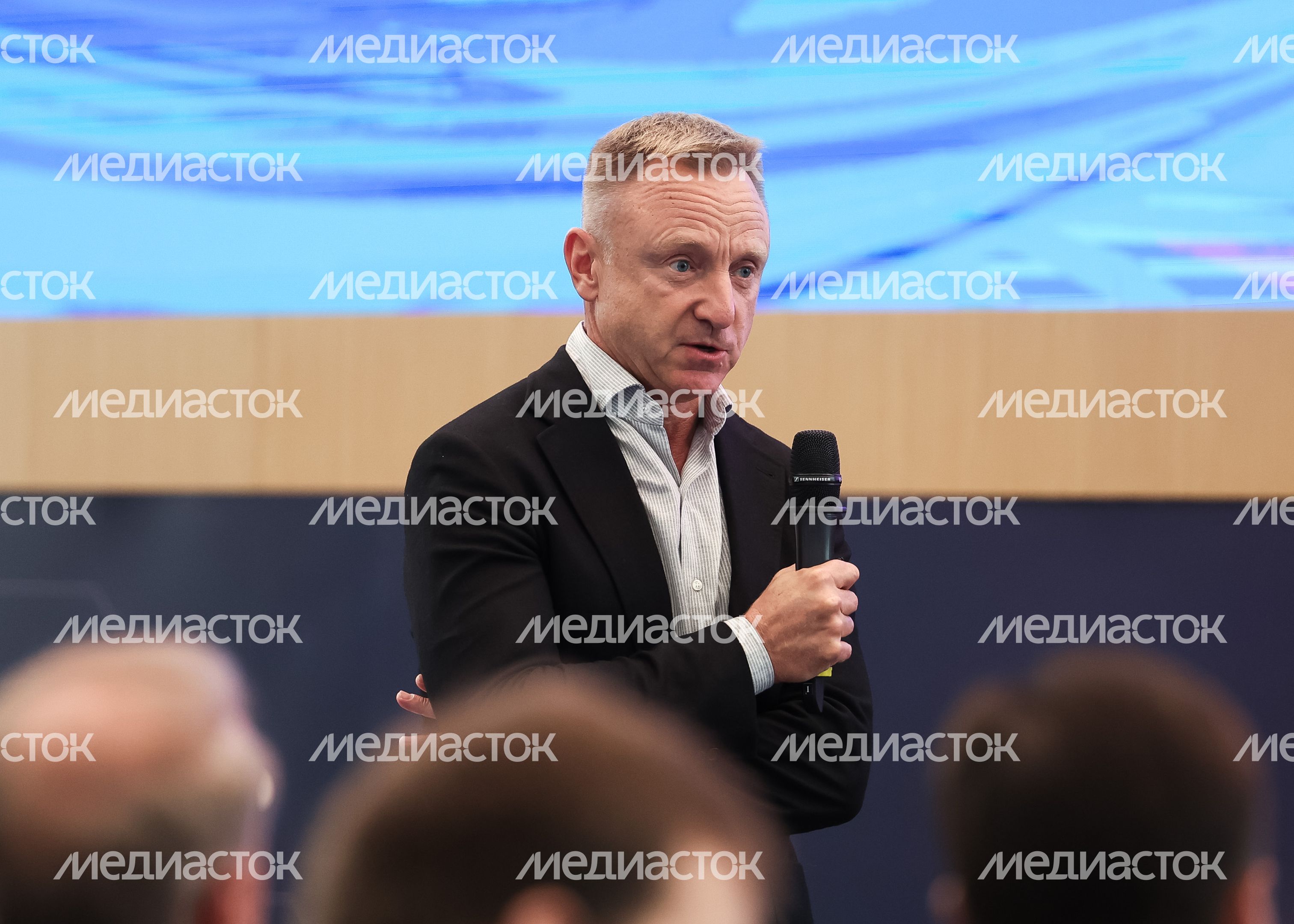 Дмирий Ливанов на пленарной сессии "Образование будущего" в рамках Форума педагогов Подмосковья Дмирий Ливанов на пленарной сессии "Образование будущего" в рамках Форума педагогов Подмосковья