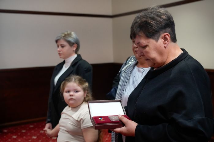 "Звезду Героя" передали семье погибшего на СВО бойца Алексея Стрижака