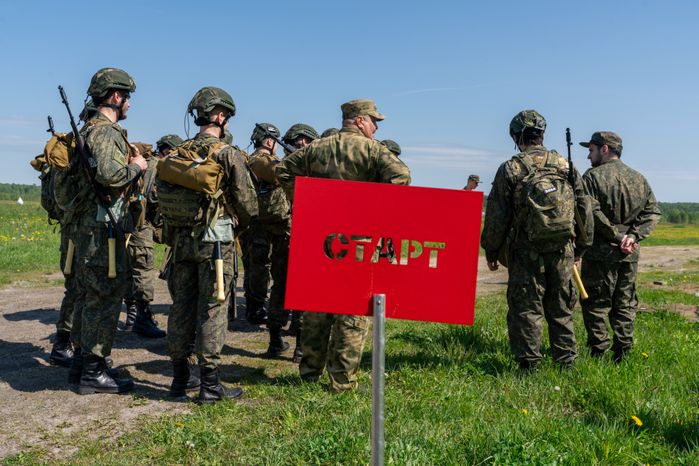 Военно-техническая игра "Арт-дуэль-2024" на аэродроме Волосово