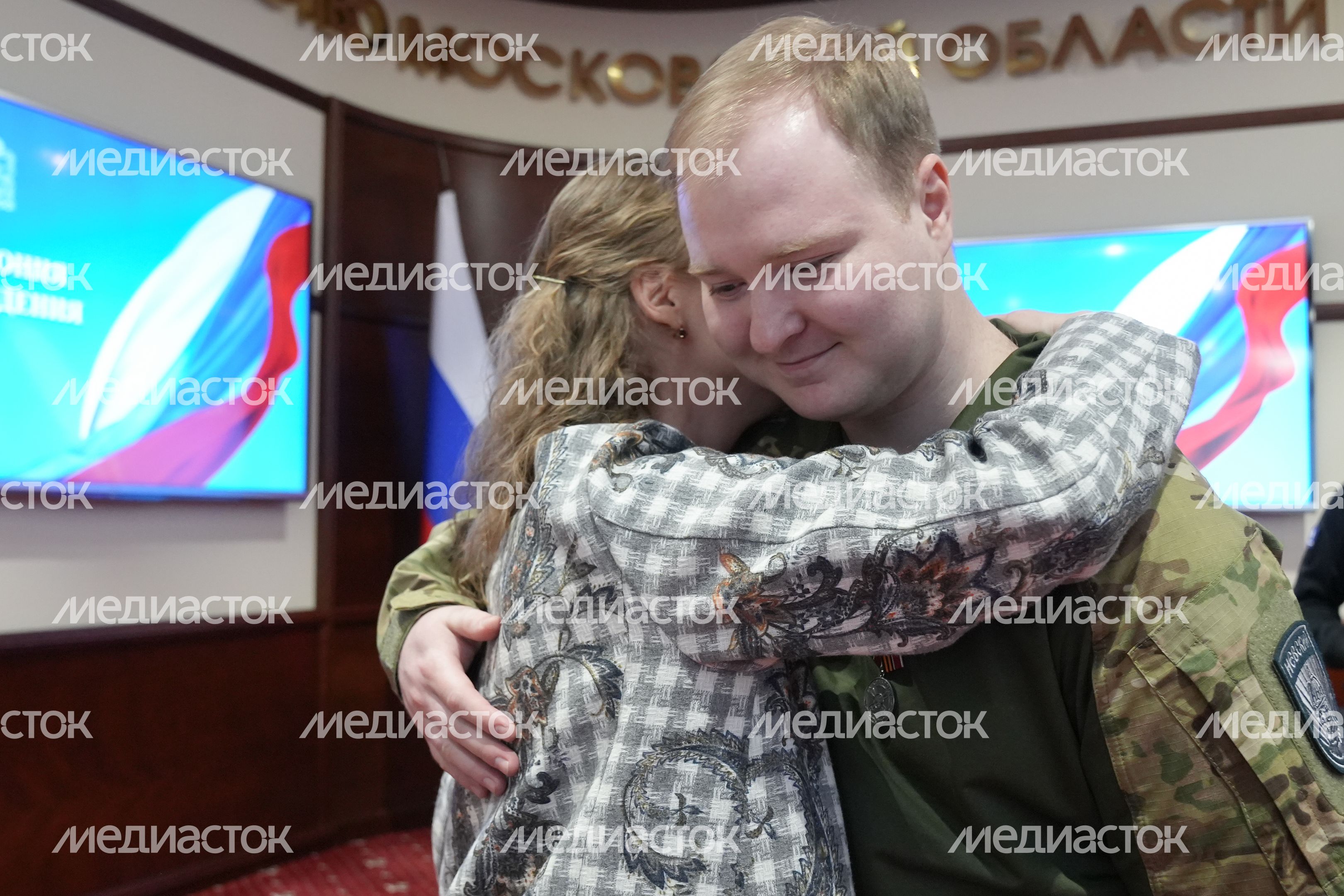 Добровольцам подразделения БАРС вручили государственные награды