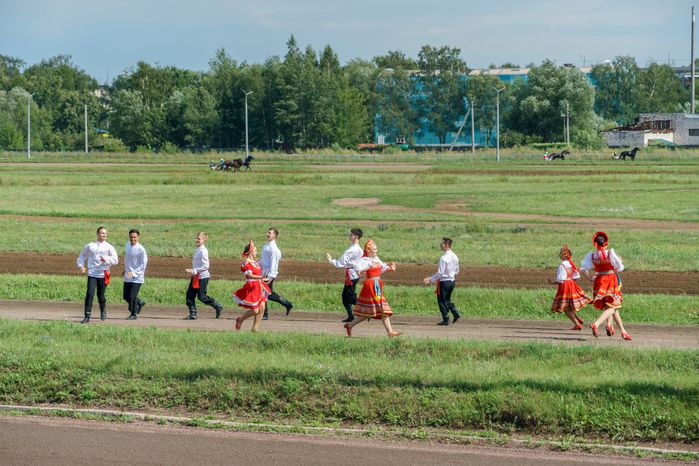 Праздник рысистого коннозаводства на Раменском ипподроме