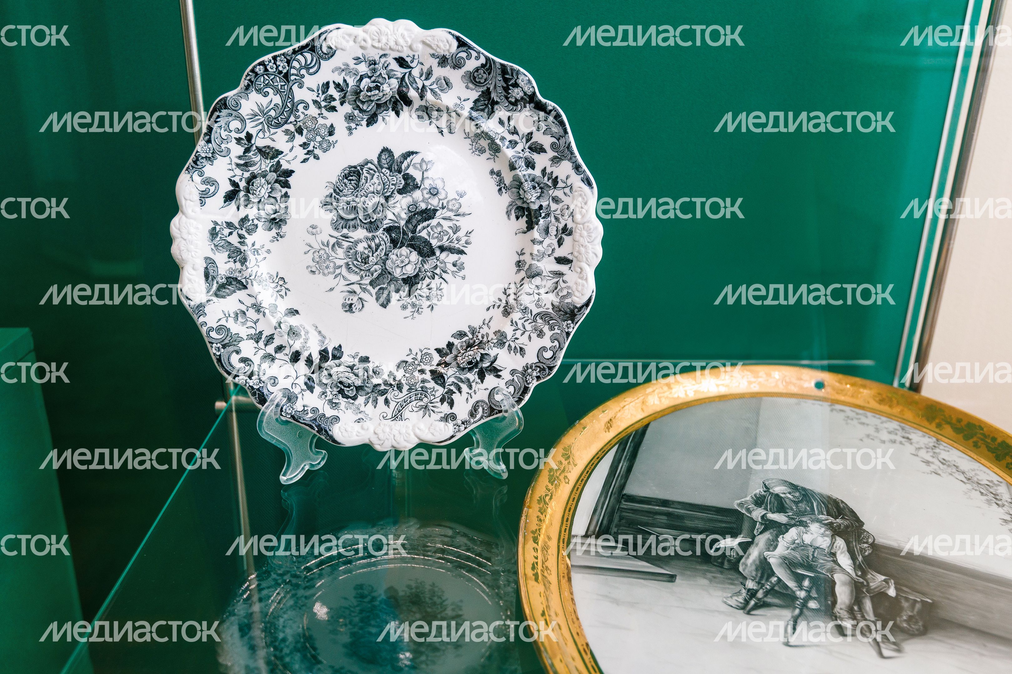 Выставка «Две фарфоровые империи» в Музее-заповеднике «Дмитровский кремль»