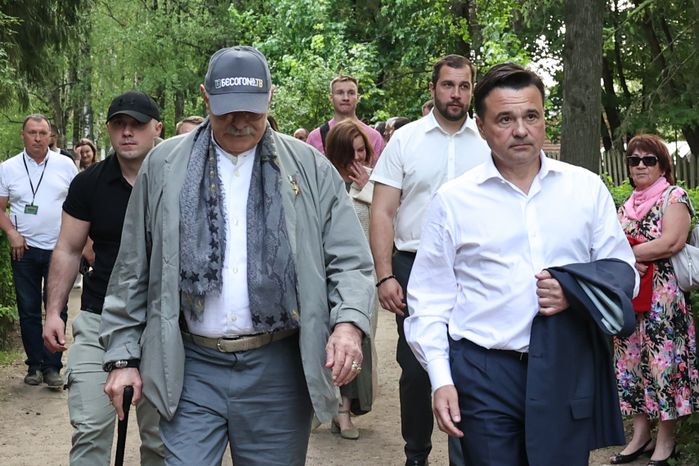 Андрей Воробьев посетил юбилейный фестиваль "Мелиховская весна" в Чехове