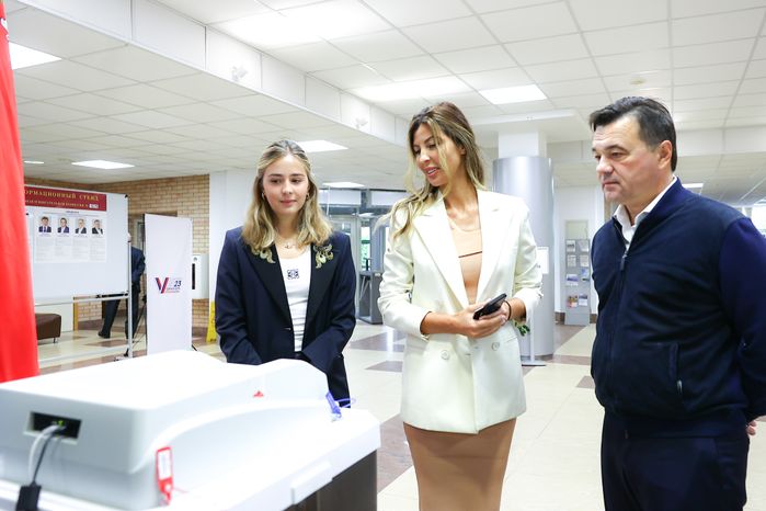 Посещение избирательного участка в Одинцове Губернатором Подмосковья