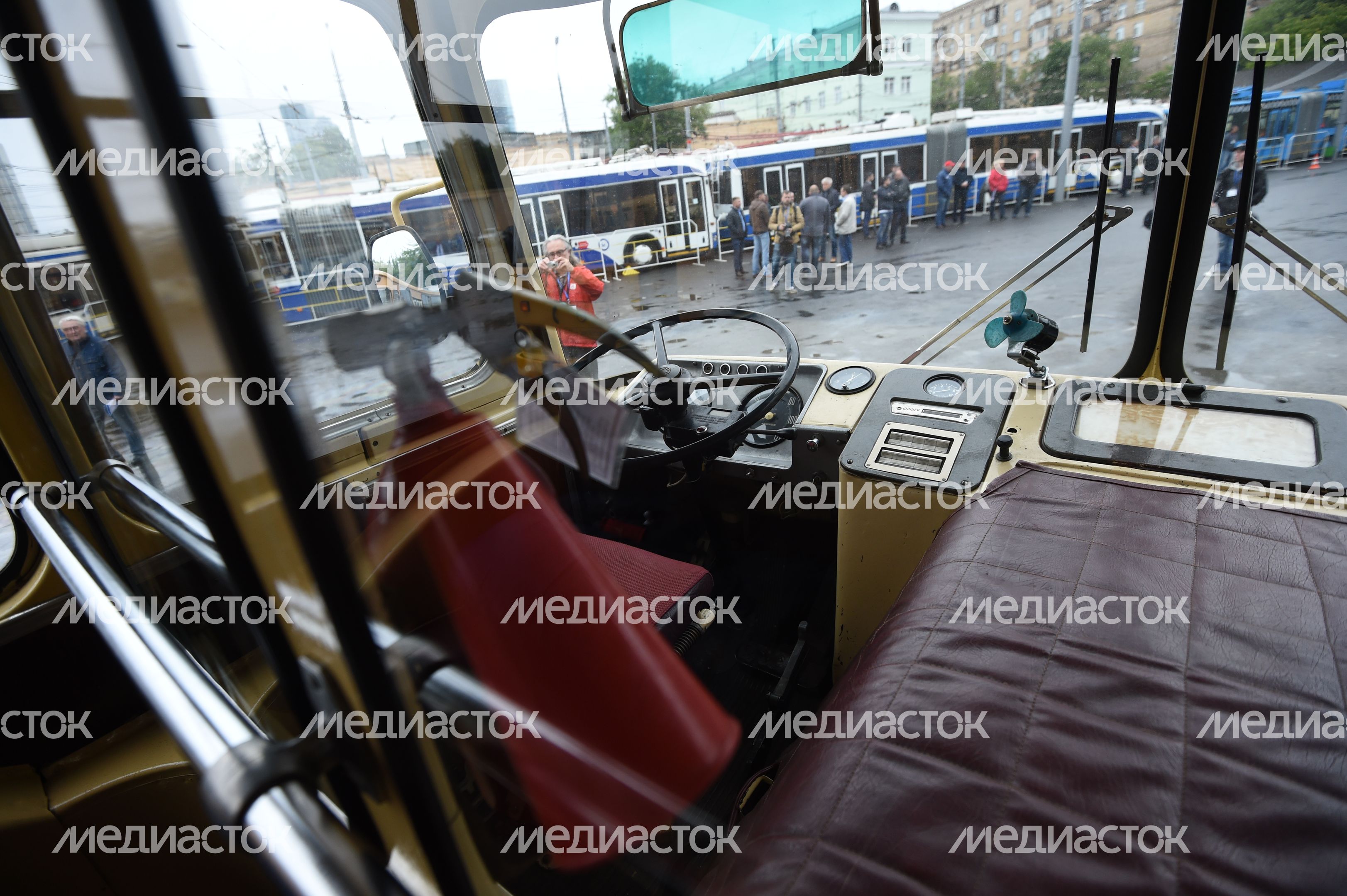 Выставка ретротехники ко Дню московского транспорта
