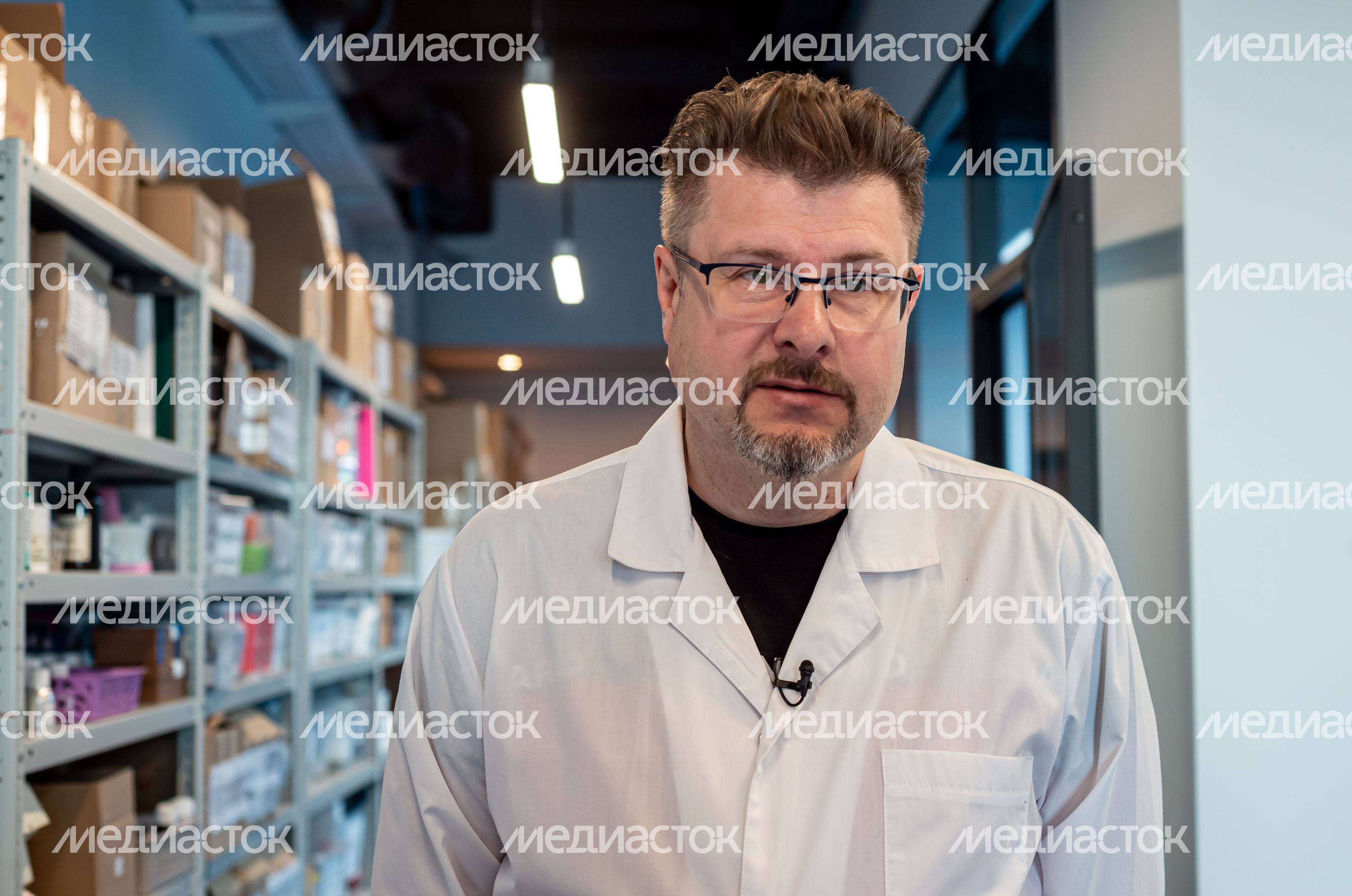 Процесс работы фабрики косметического бренда Mixit