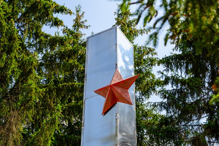 Стела памяти павших воинов в поселке Вешки округа Мытищи