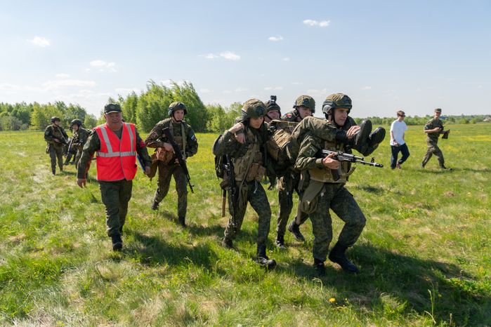 Военно-техническая игра "Арт-дуэль-2024" на аэродроме Волосово