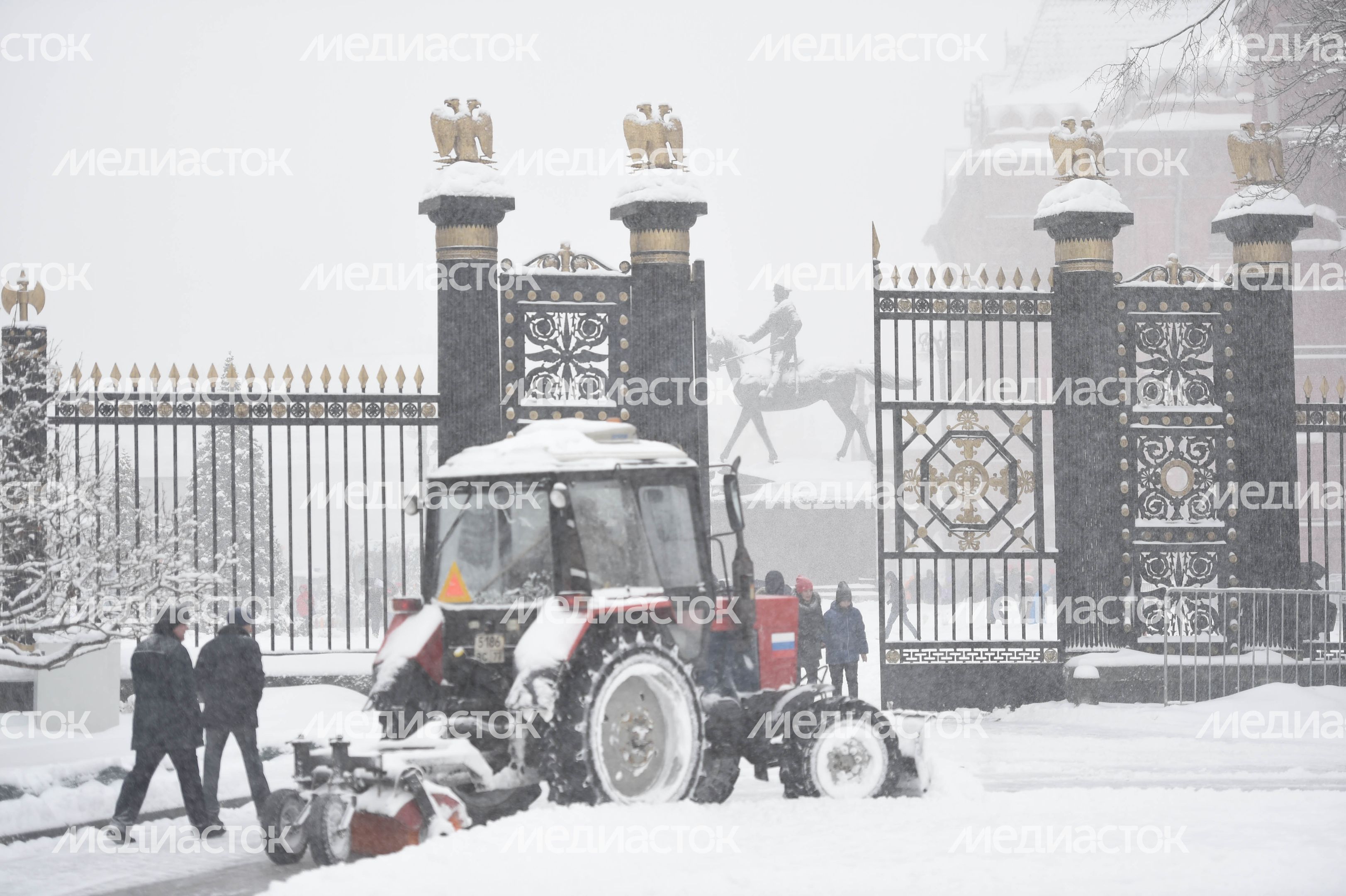 Рекордный снегопад в Москве и Подмосковье Рекордный снегопад в Москве и Подмосковье