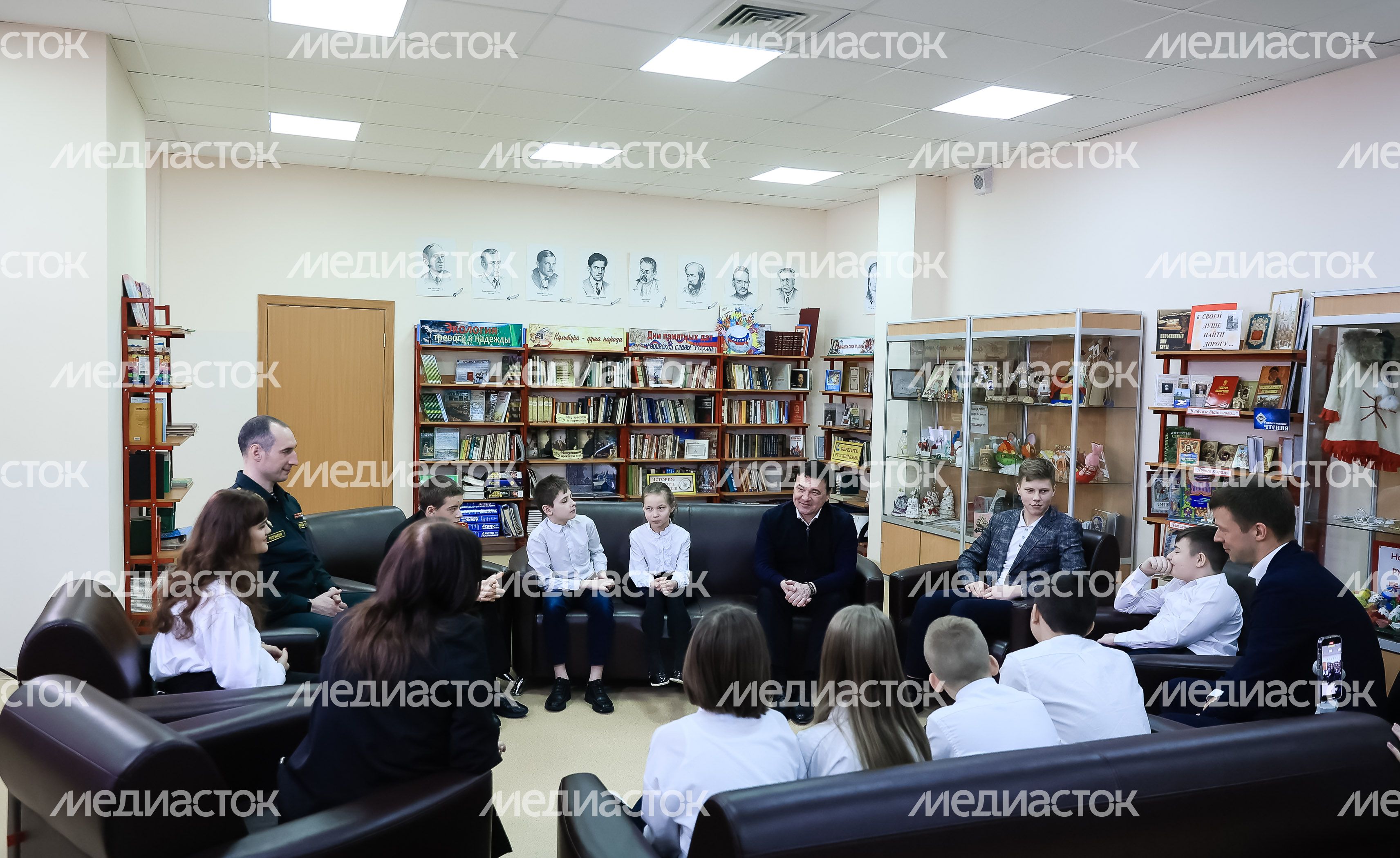 Встреча Губернатора Подмосковья со школьниками из Балашихи, чьи близкие находятся в зоне СВО