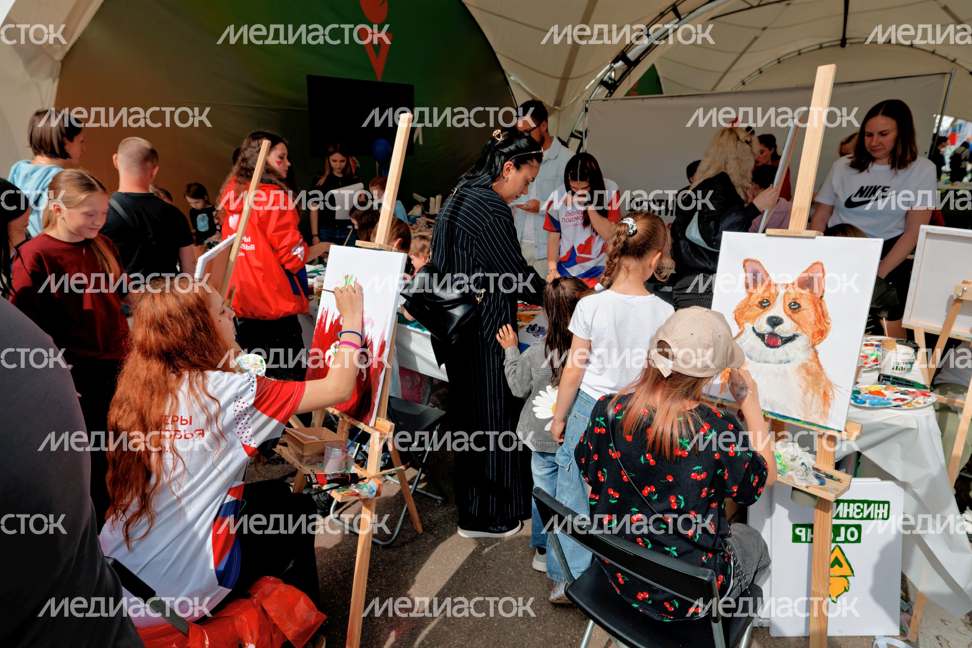 Художественный мастер-класс для детей и взрослых на Фестивале добрых дел «Огонь жизни» в Одинцово Художественный мастер-класс для детей и взрослых на Фестивале добрых дел «Огонь жизни» в Одинцово