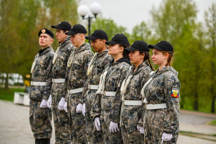 Военно-патриотическая игра «Юнармия, вперед!», посвященная Дню Победы, в Горках Ленинских