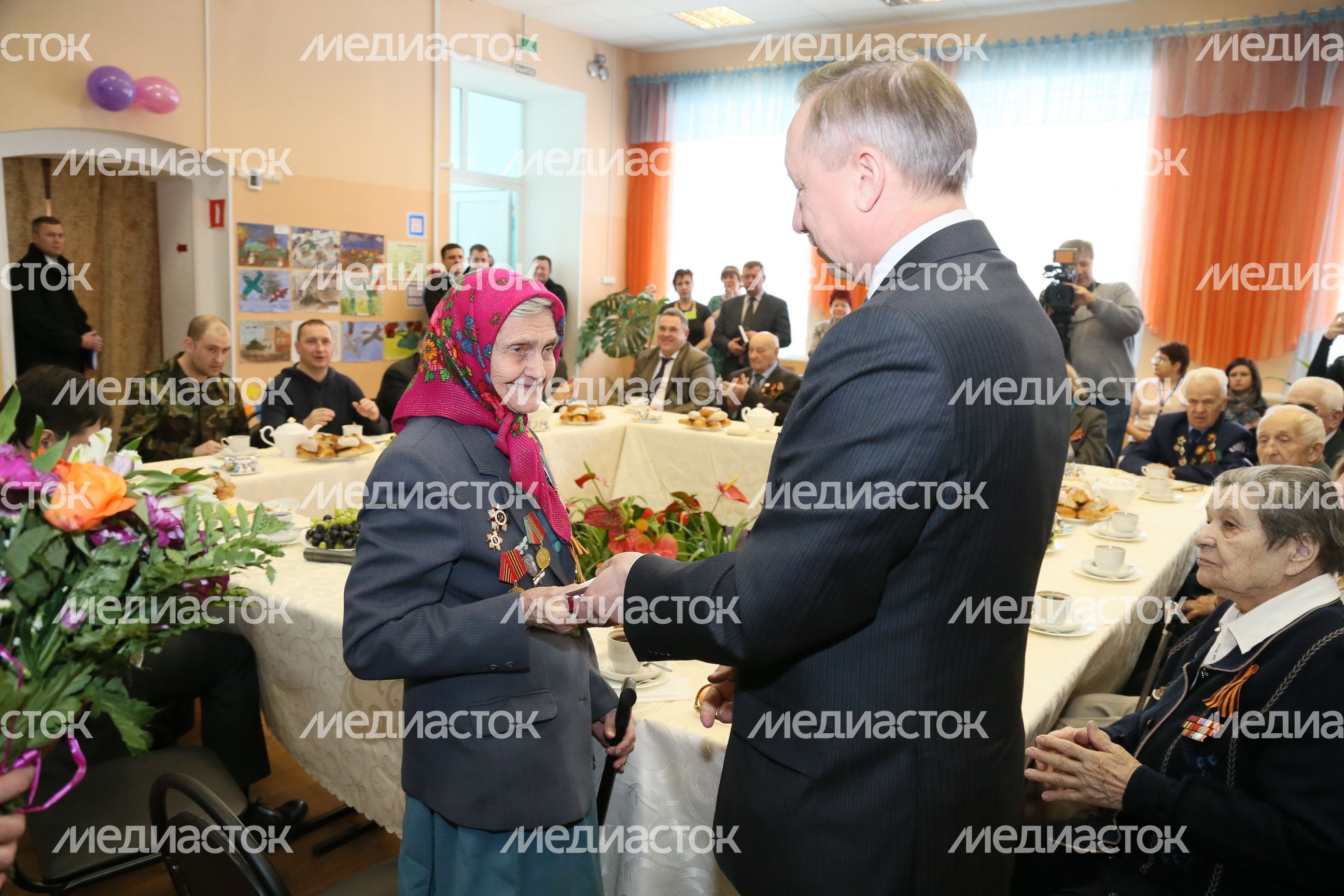 А. Беглов наградил ветеранов Можайска