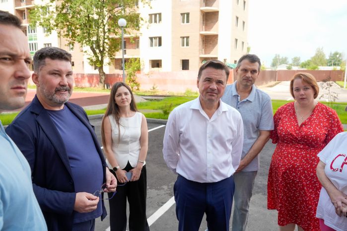Андрей Воробьев проверил реализацию программы расселения аварийного жилья в Дубне