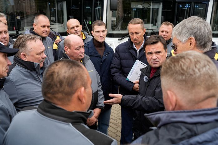 Андрей Воробьев передал партию новых автобусов округам Подмосковья
