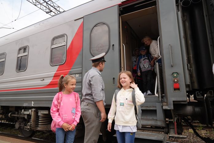 Семья из Подмосковья взяла под опеку 9 детей из ДНР