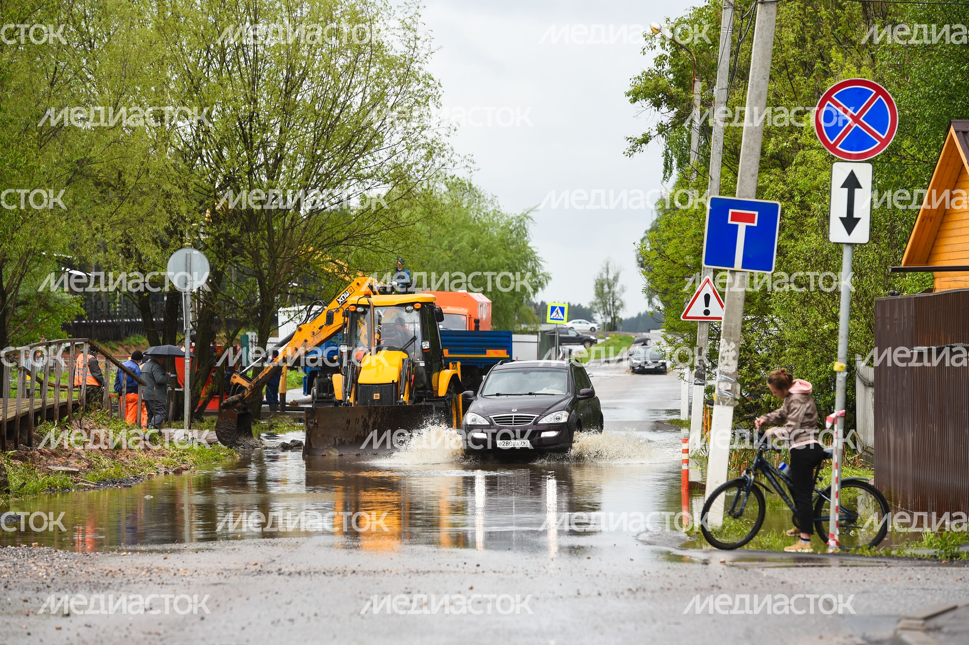 Кадры с мест подтоплений в Красногорске