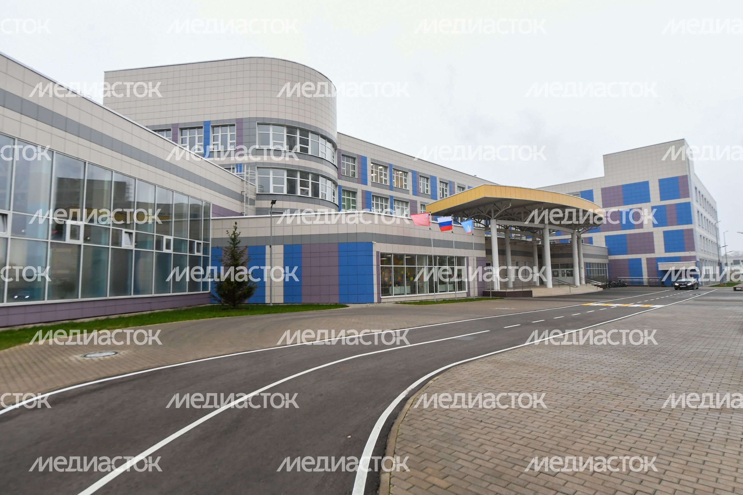Проверка губернатором Подмосковья соблюдения правил безопасности в школе «Мозаика» в Красногорске