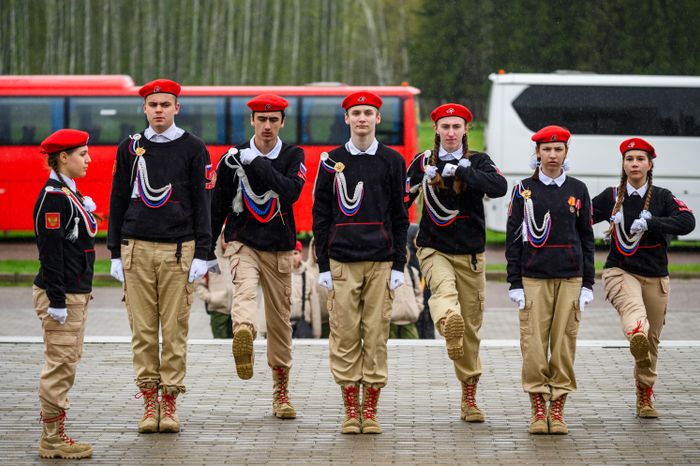 Военно-патриотическая игра «Юнармия, вперед!», посвященная Дню Победы, в Горках Ленинских