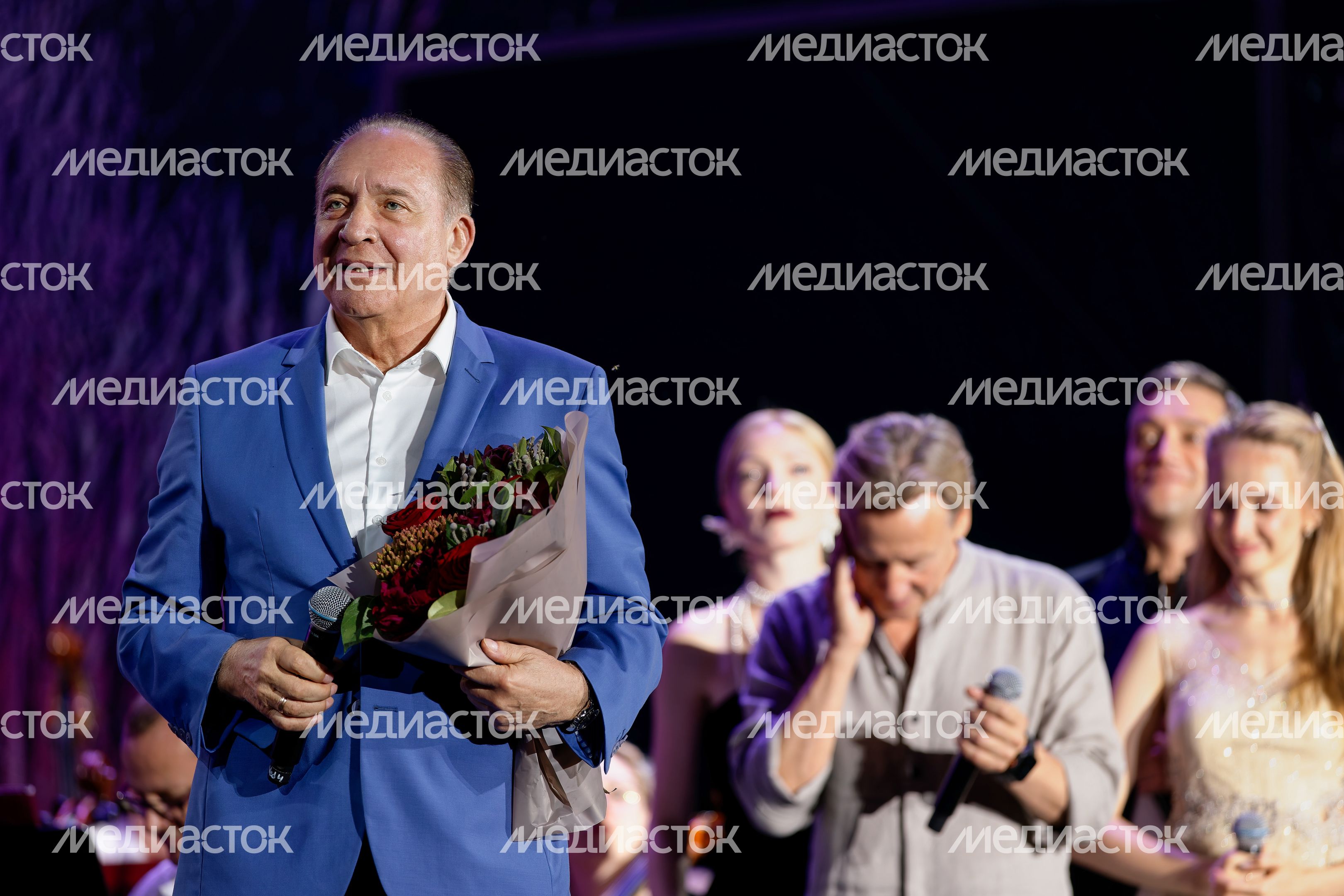 Максим Дунаевский на сцене фестиваля «Лето. Музыка. Музей» в Истре Максим Дунаевский на сцене фестиваля «Лето. Музыка. Музей» в Истре