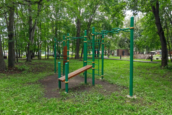 Спортивная площадка в Лосино-Петровском парке