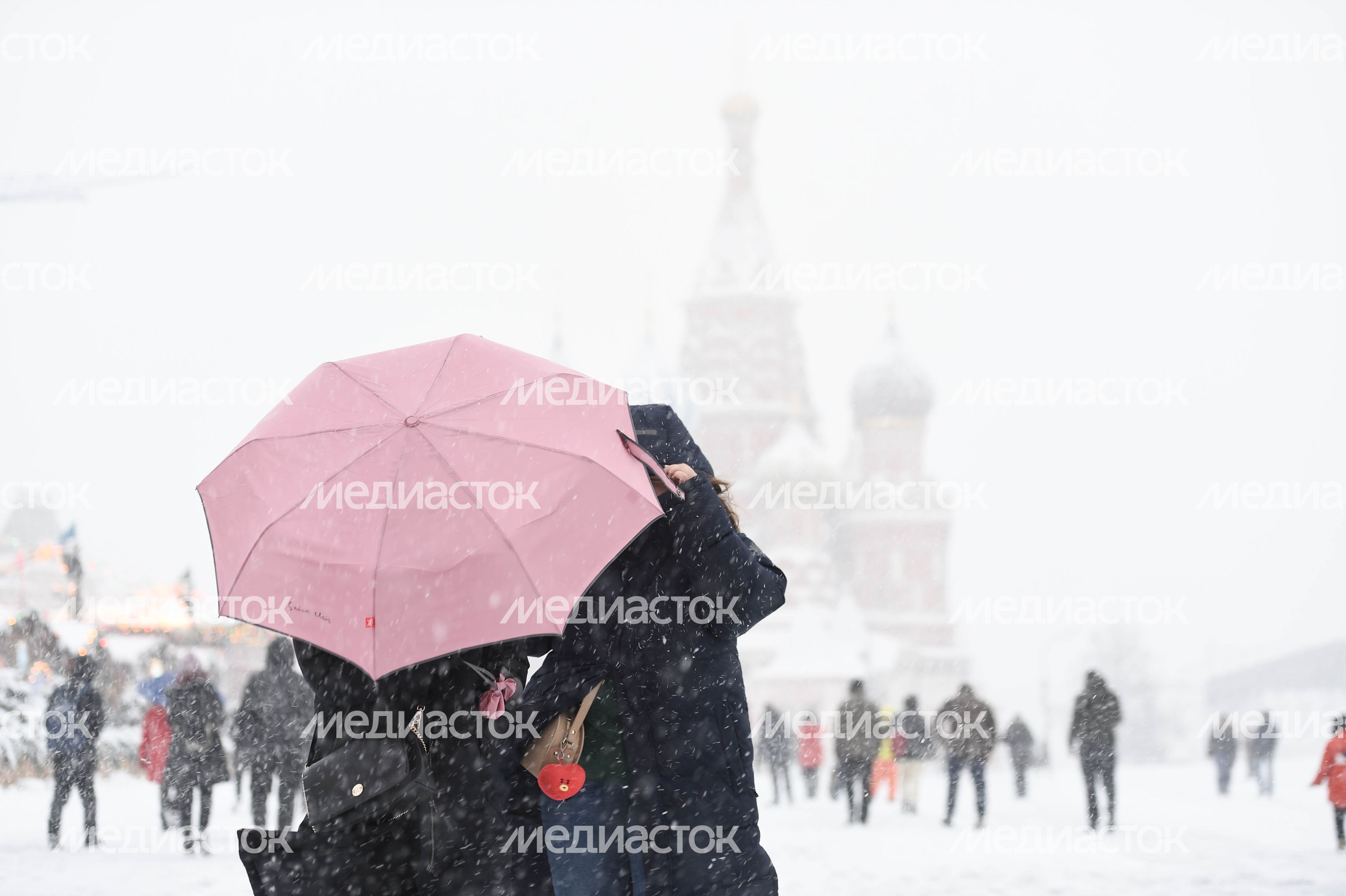 Рекордный снегопад в Москве и Подмосковье