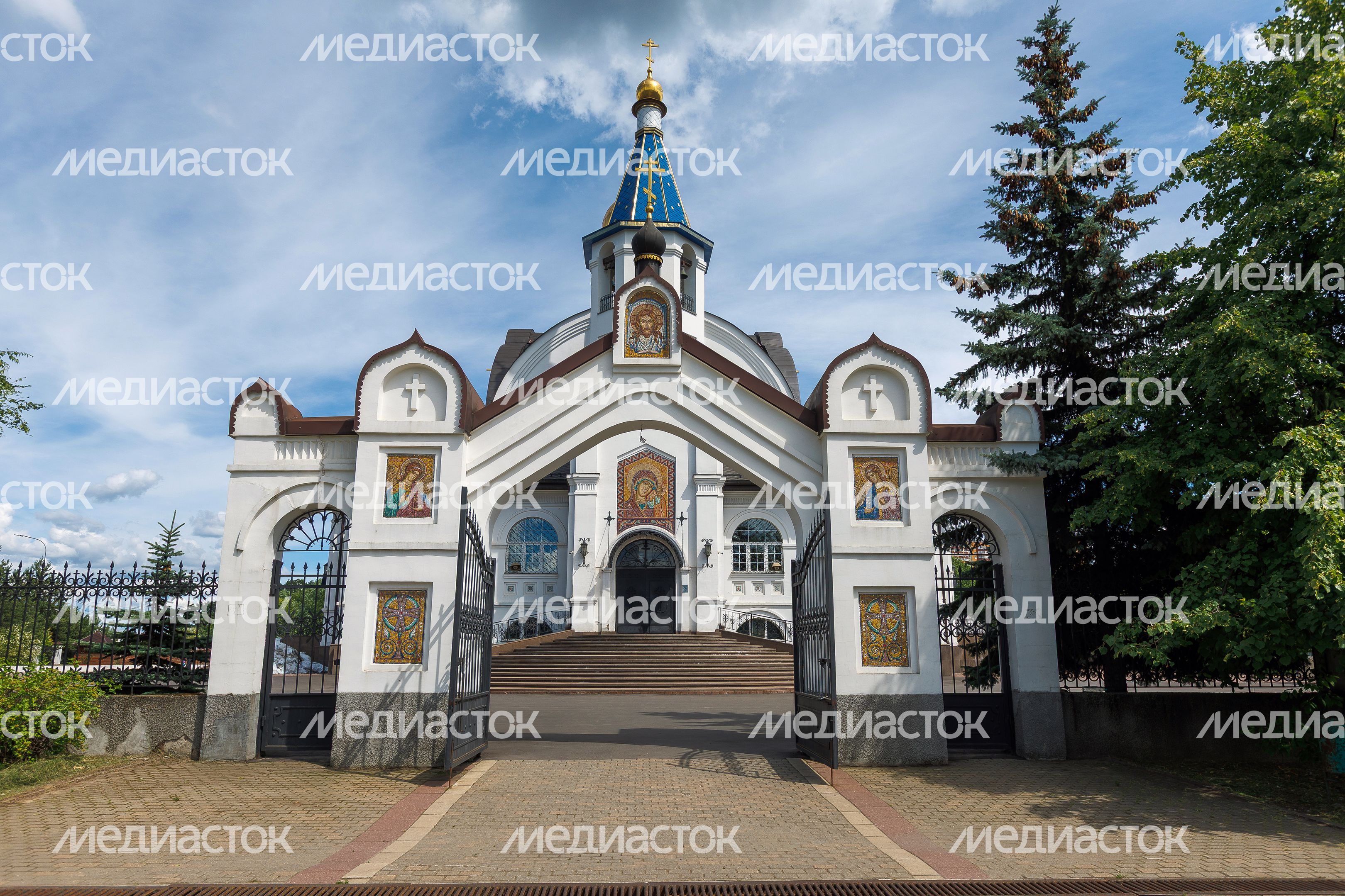 Церковь Казанской иконы Божией матери в Центральном парке Реутова Церковь Казанской иконы Божией матери в Центральном парке Реутова