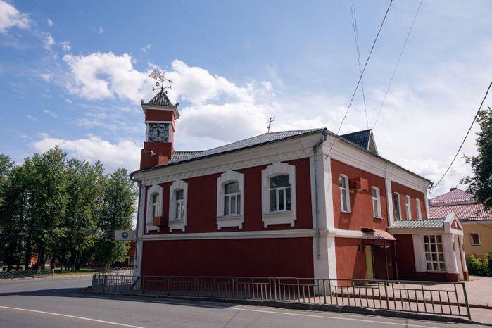 Магазин под часами