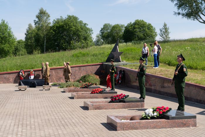 Перезахоронение солдат ВОВ в деревне Ельня