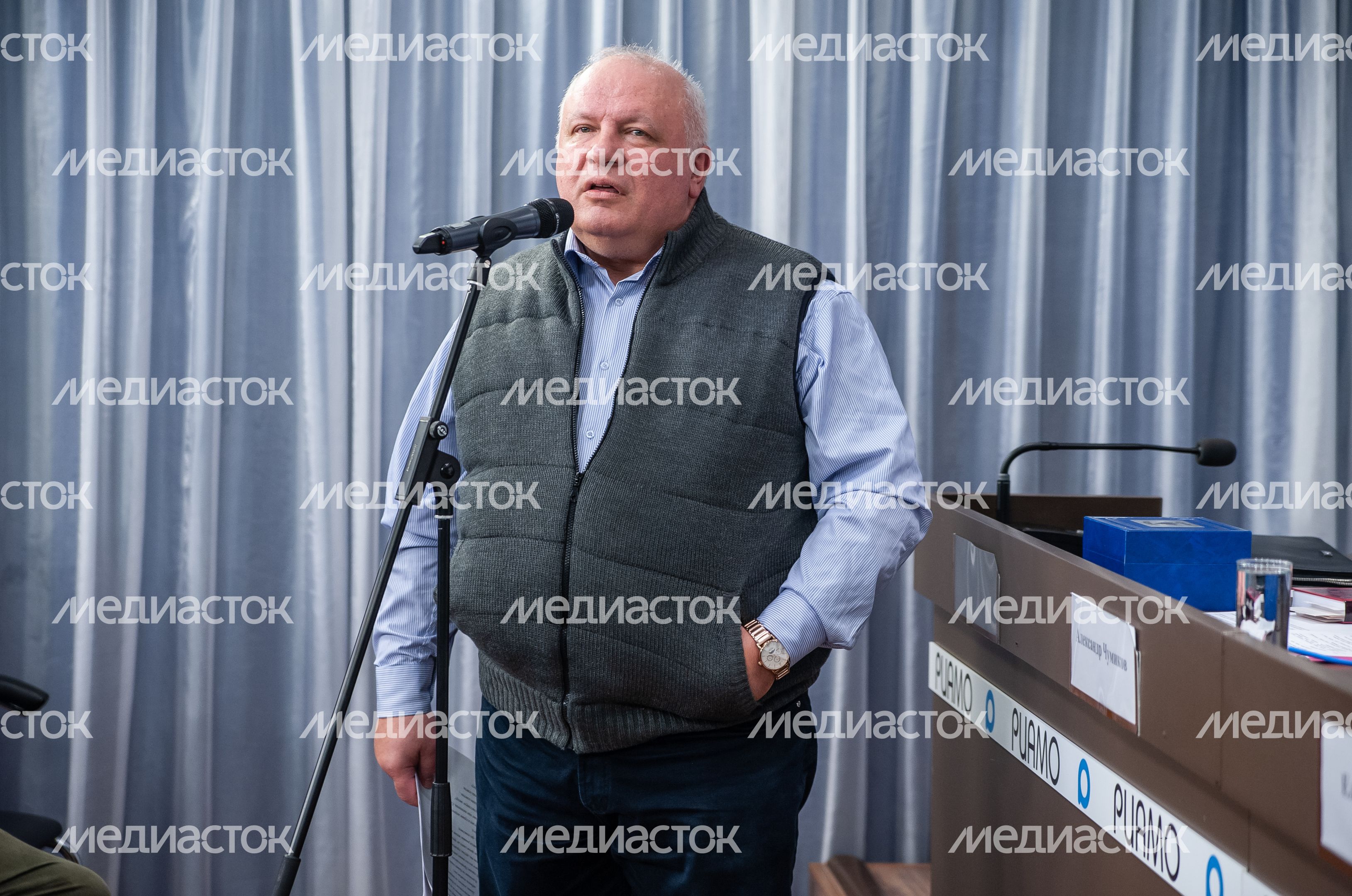 Презентация книги Александра Чумикова «Москва-400. Кам-са-мол! 90-е»