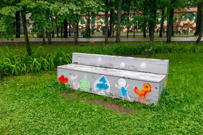 Лавочки в городском парке культуры и отдыха Солнечногорска