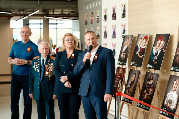 Фотовыставка патриотического проекта «Китель Победы» в Горках-2 Одинцовского округа