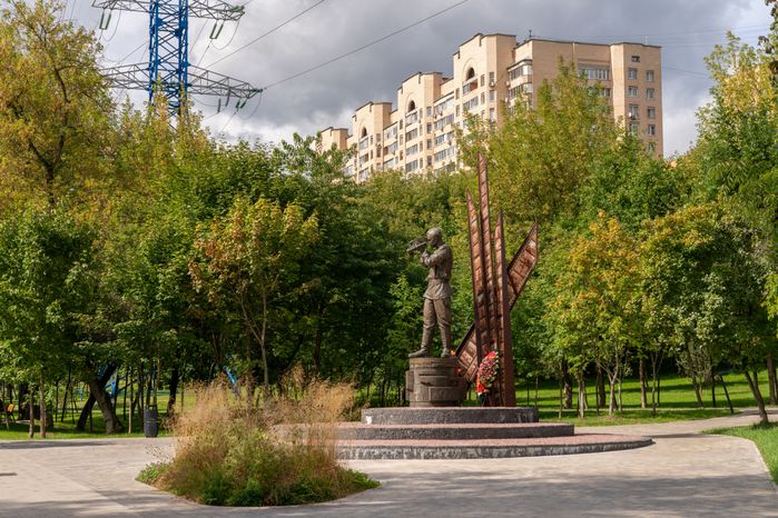 Памятник фронтовому кинооператору в Красногорске