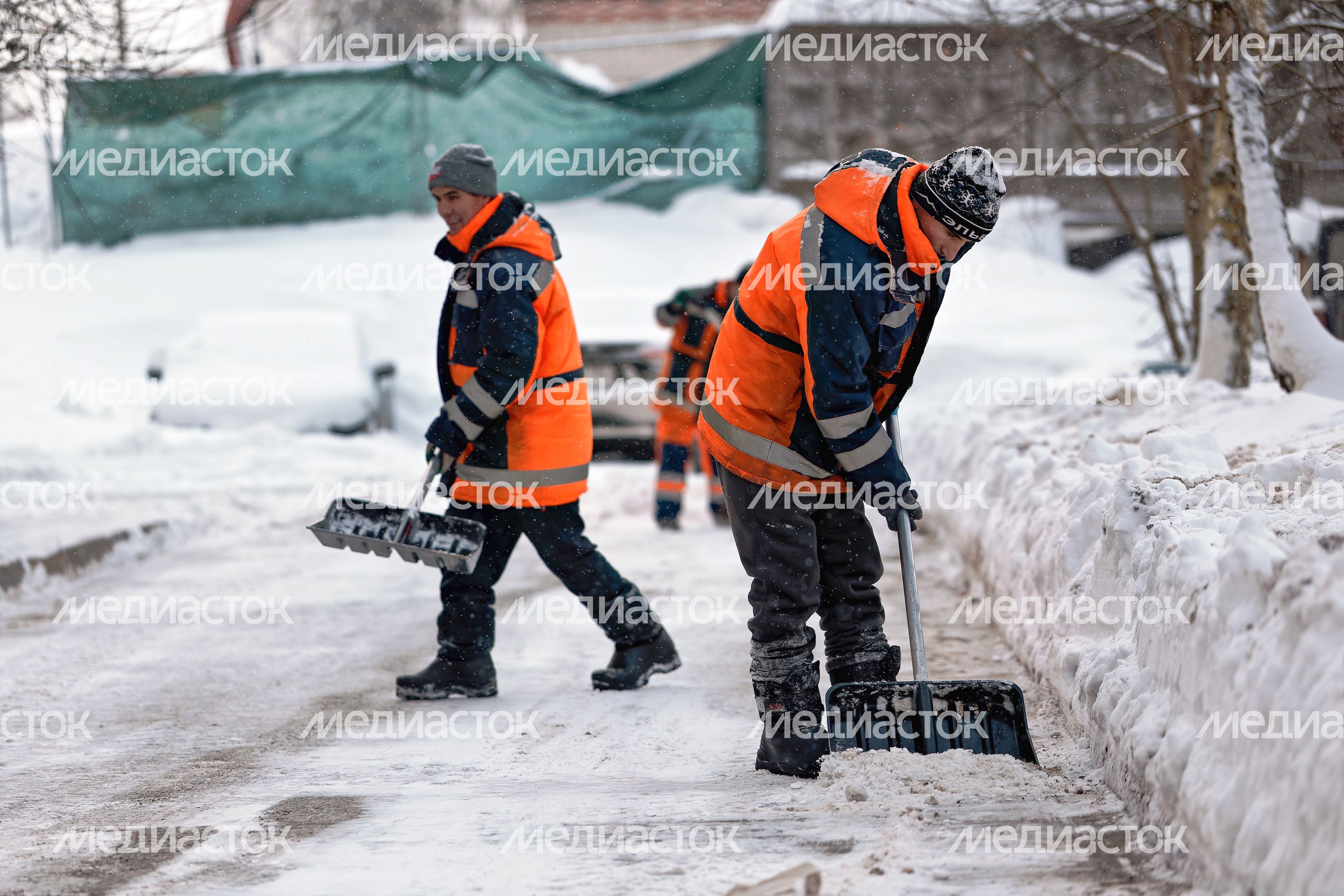 Уборка снега в поселке Большие Вяземы Одинцовского округа Уборка снега в поселке Большие Вяземы Одинцовского округа