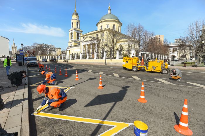 Нанесение дорожной разметки в Москве