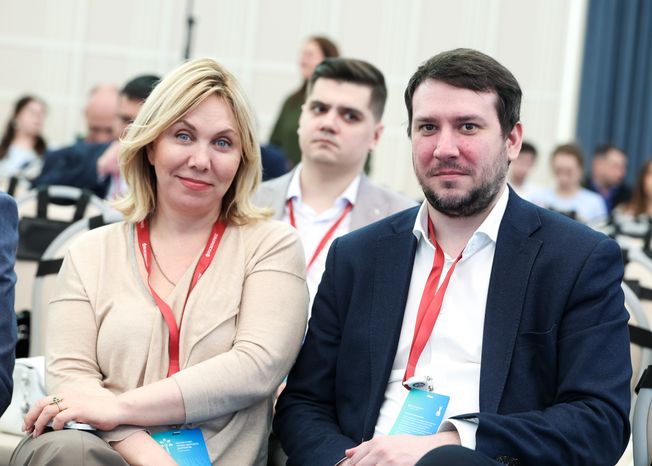 Пленарная сессия форума "Россия и мир: тренды здорового долголетия"