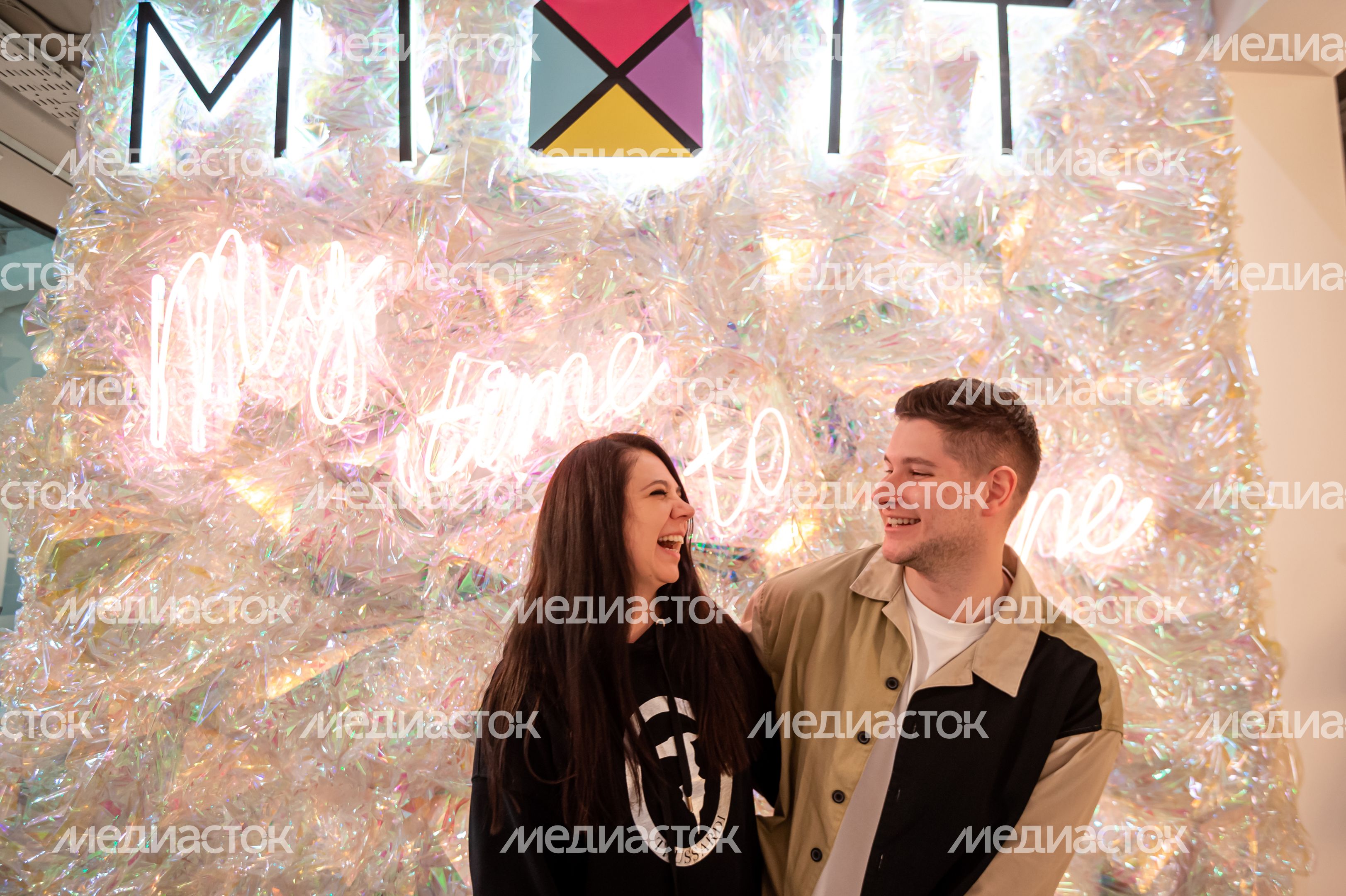 Процесс работы фабрики косметического бренда Mixit